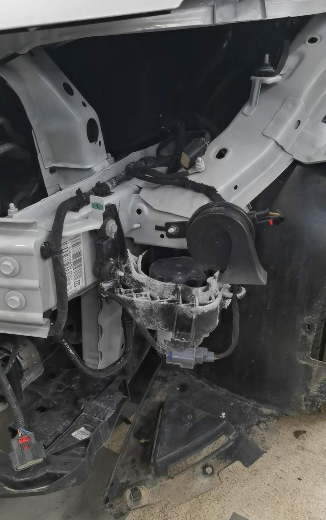 男子将汽车送4S店维修后成火烧车 4S店：系店方原因造成损失，愿承担责任