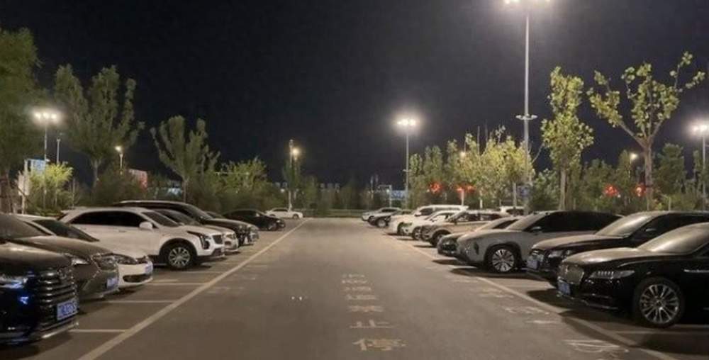 都够买张机票了！停车一周花五百多，市民直呼济南机场“停不起”