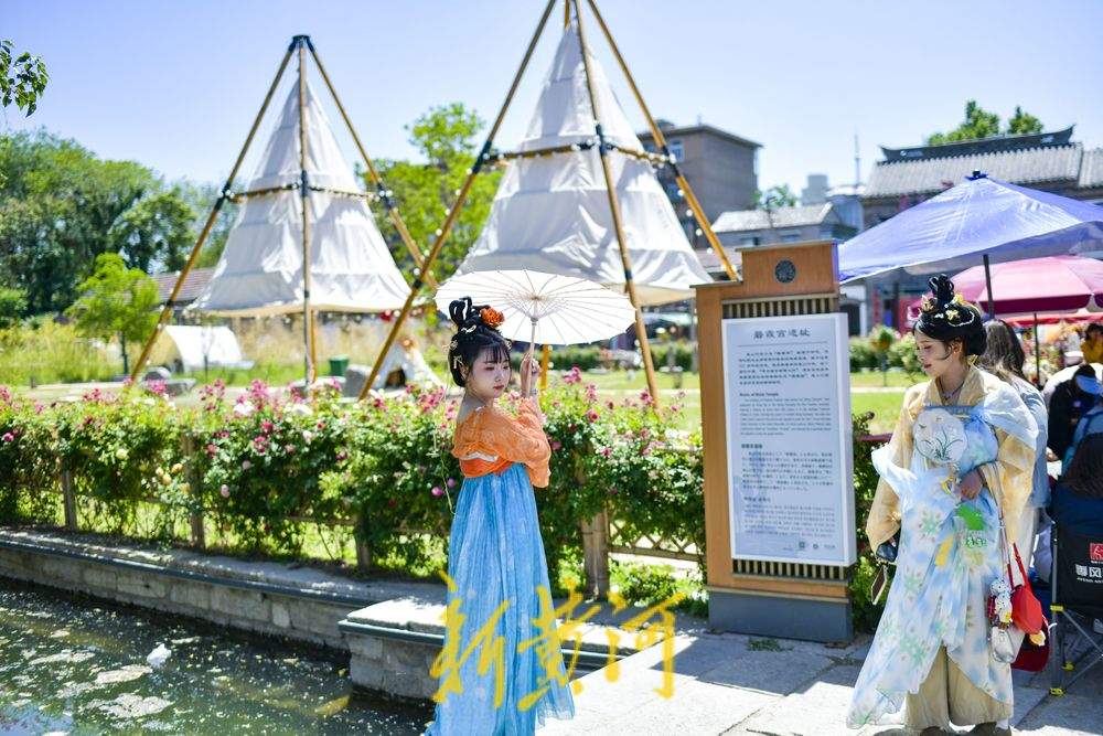 一年四季 泉在济南｜入乡随“服”，游客身着汉服沉浸式感受泉城人家文化韵味