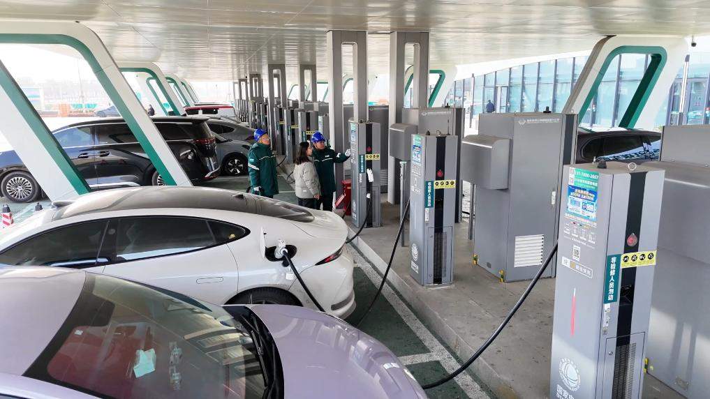 春节假期高速公路电动汽车日均充电量创新高