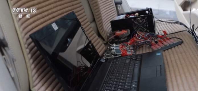 看见车上有这种“装饰”，请立刻报警！