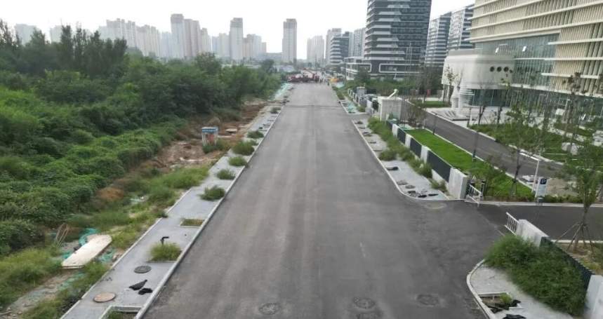 项目强省会|济南市首条聚氨酯路面在起步区建成
