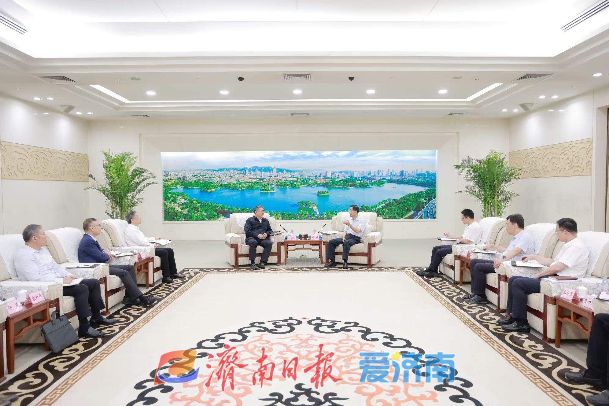 中国中信金融资产管理股份有限公司山东省分公司与济南有关企业签署战略合作协议 刘强会见刘正均并见证签约