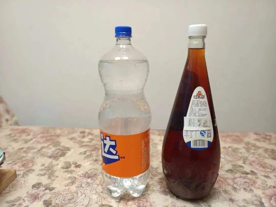 行李箱里“爸妈满满的爱”,都能带上火车吗?