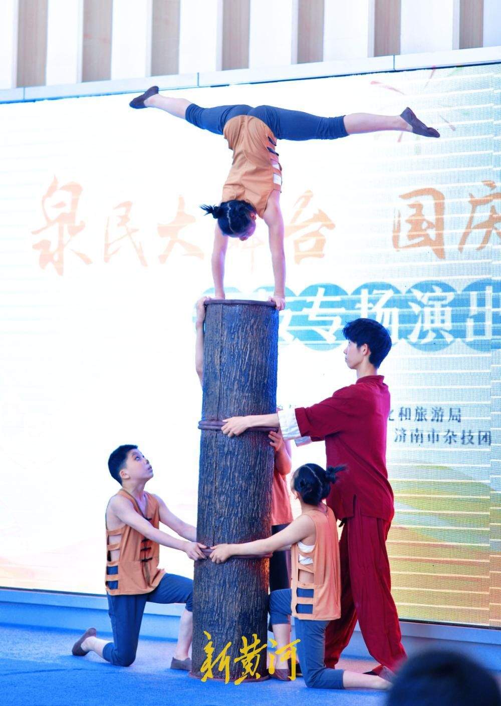 假期济南文化馆好戏连台，杂技专场绝活引喝彩