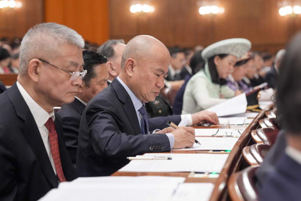 两会·青年观察丨履职答卷里的民生温度