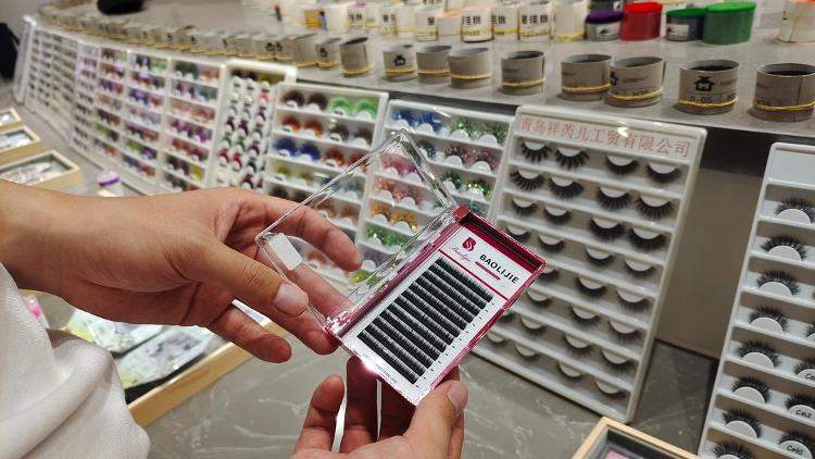 生产了全球七成假睫毛，山东这个县城还不满足
