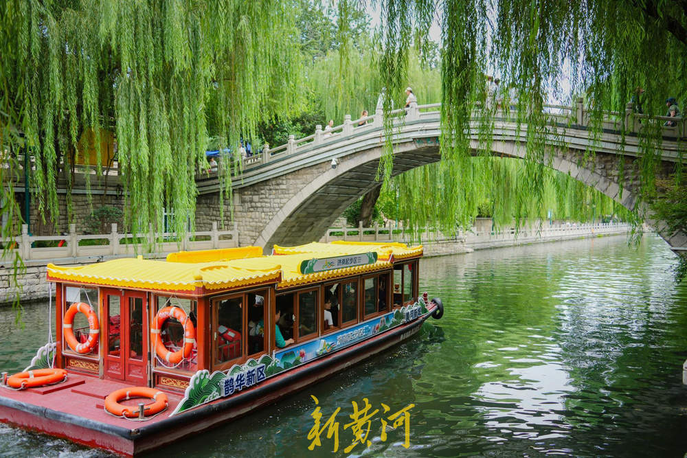首批花船下水,一起“巡”觅泉城浪漫