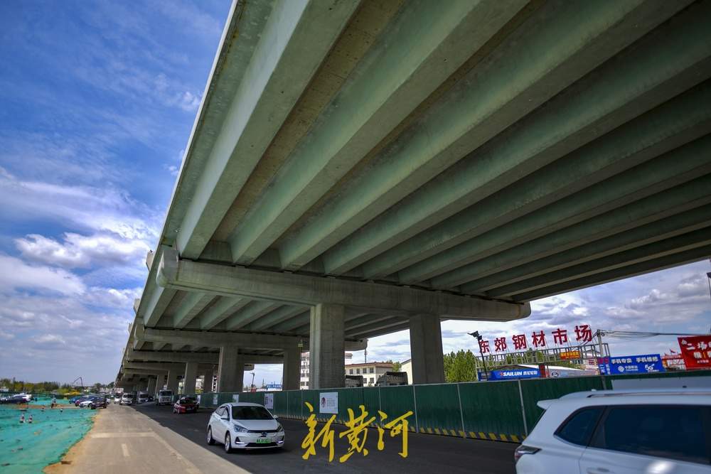 济南工业北路快速路东延有序推进，部分路段高架长龙成形
