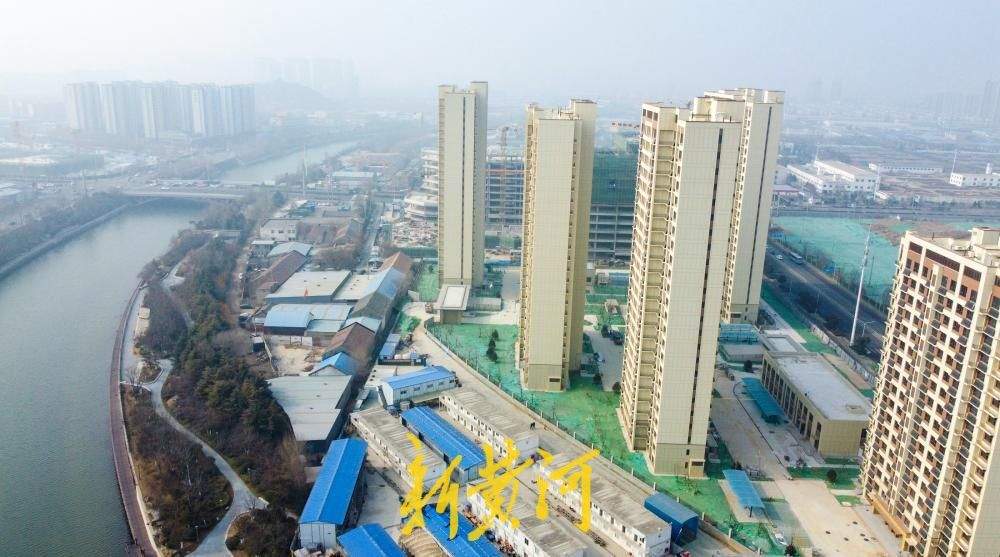 王炉北辛城中村安置房 数栋高层住宅楼矗立小清河畔