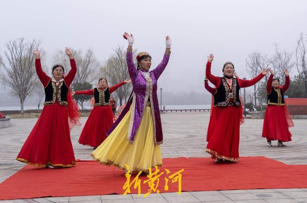 元宵乐团圆！“灯映团圆·喜乐元宵”活动在济南云锦湖公园举行