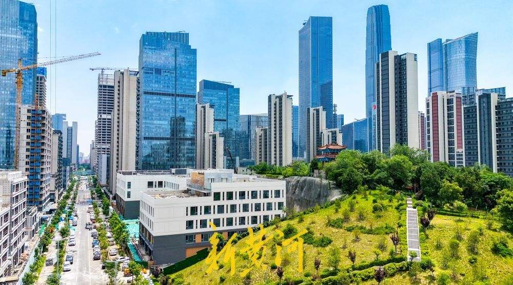 济南CBD核心区新建国际学校初具规模 教学楼顶将设运动跑道
