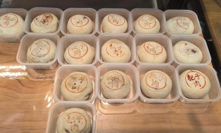 传统食材“暗黑”跨界，今年月饼更有“家乡味道”