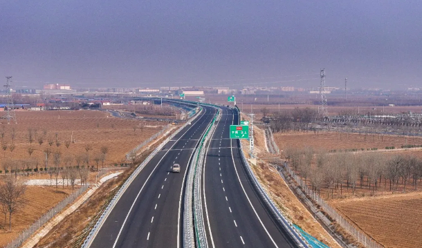 开局“十五五”奋斗正当时丨主城区绕城高速实现闭环，“四纵四横”高速公路网全面建成——济宁发展迈入“环带融合”新阶段