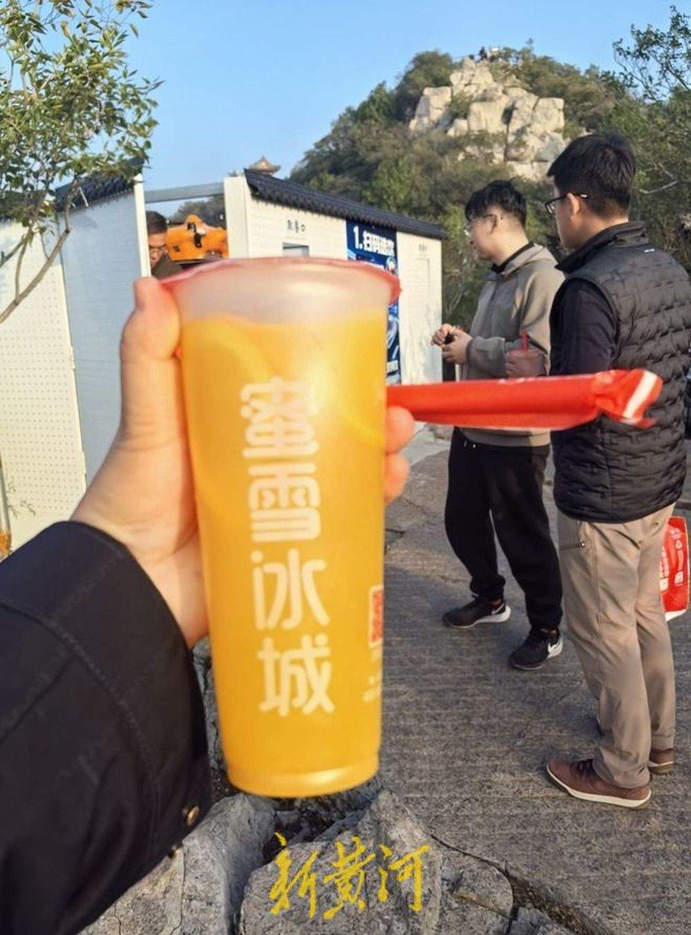 外卖“从天而降”，无人机配送如何精准送到千佛山巅