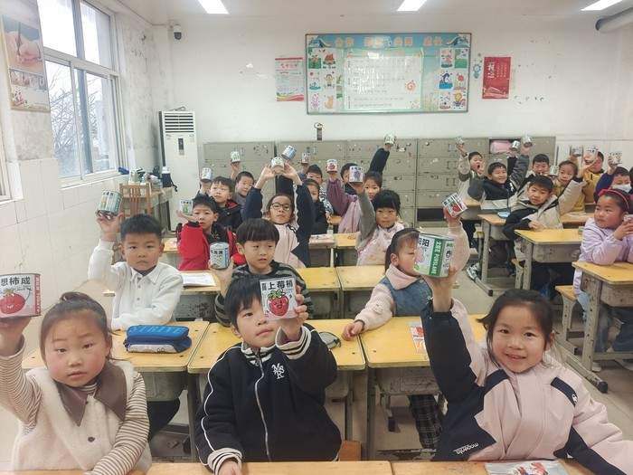 清晨守候、福气迎新、班级惊喜……济南开学首日被“爱”破防了