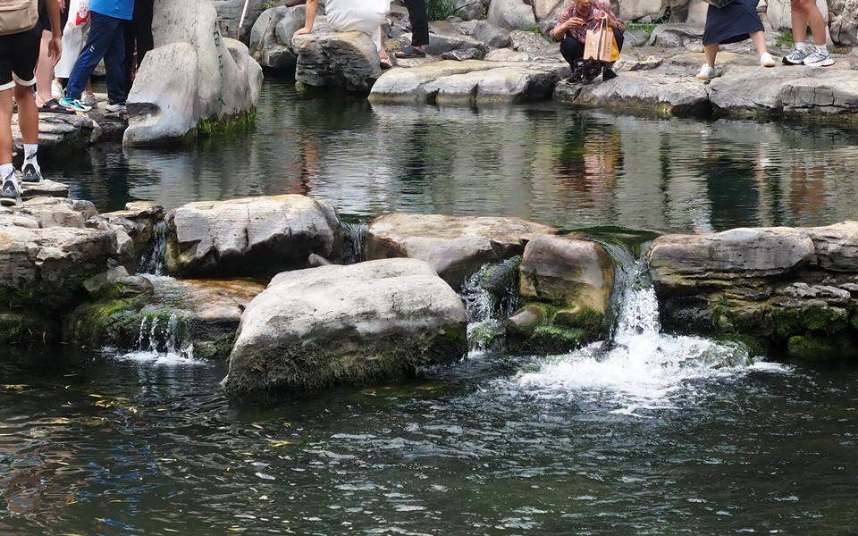 美如珠帘，济南玛瑙泉复苏重现活力