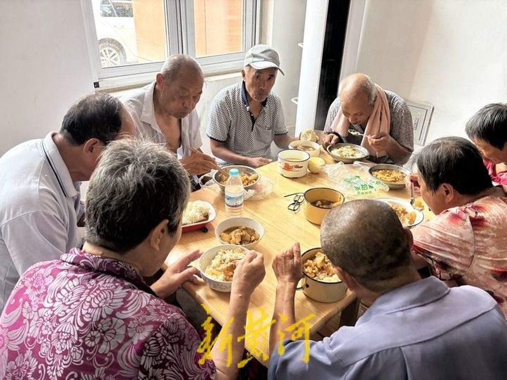 一天三顿免费吃 一周七天不重样！这里的乡村大食堂让老人享受“舌尖幸福”