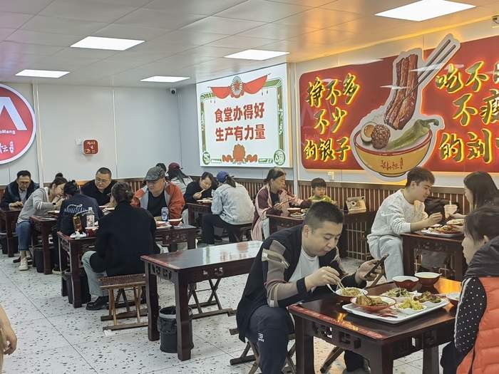 从地摊做到地标 济南这家把子肉店日接待两三千人