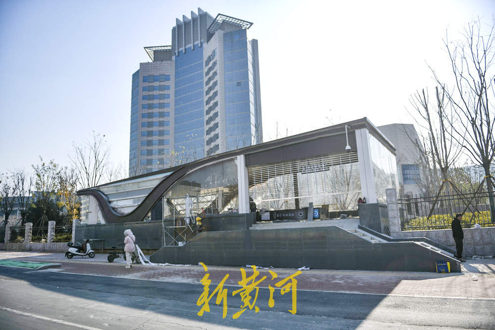 济南地铁4号线省体育中心站亮相 周边交通同步恢复