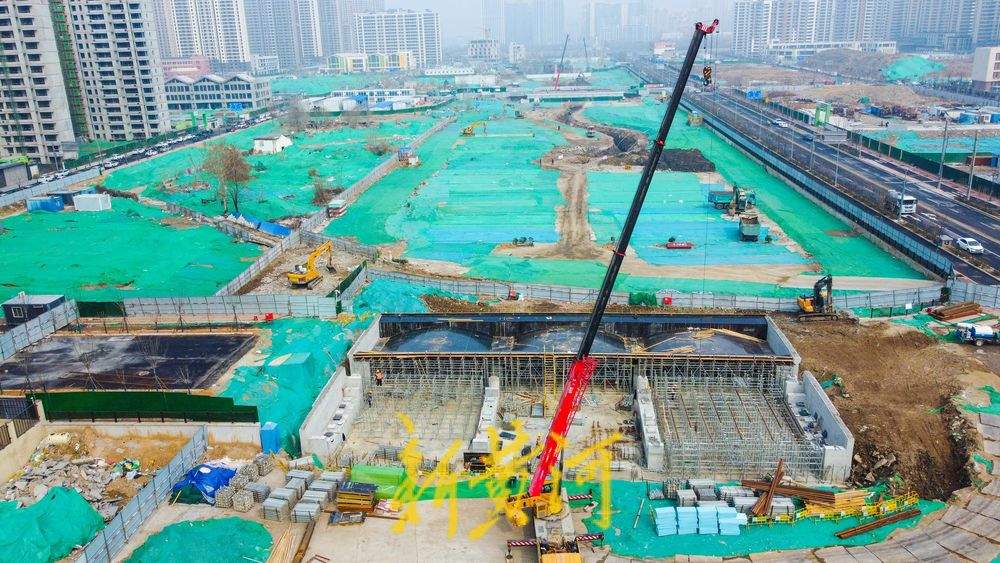 济南北湖片区中泺河第二座跨河桥现雏形