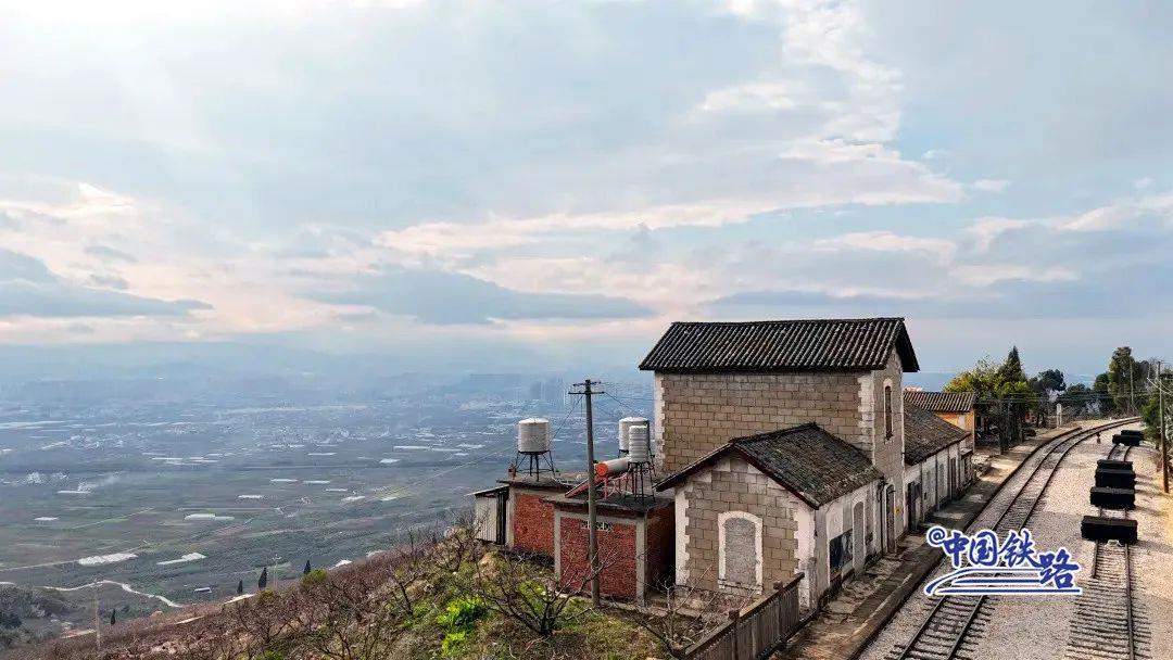 龙年大吉!“龙”字号车站送上祝福