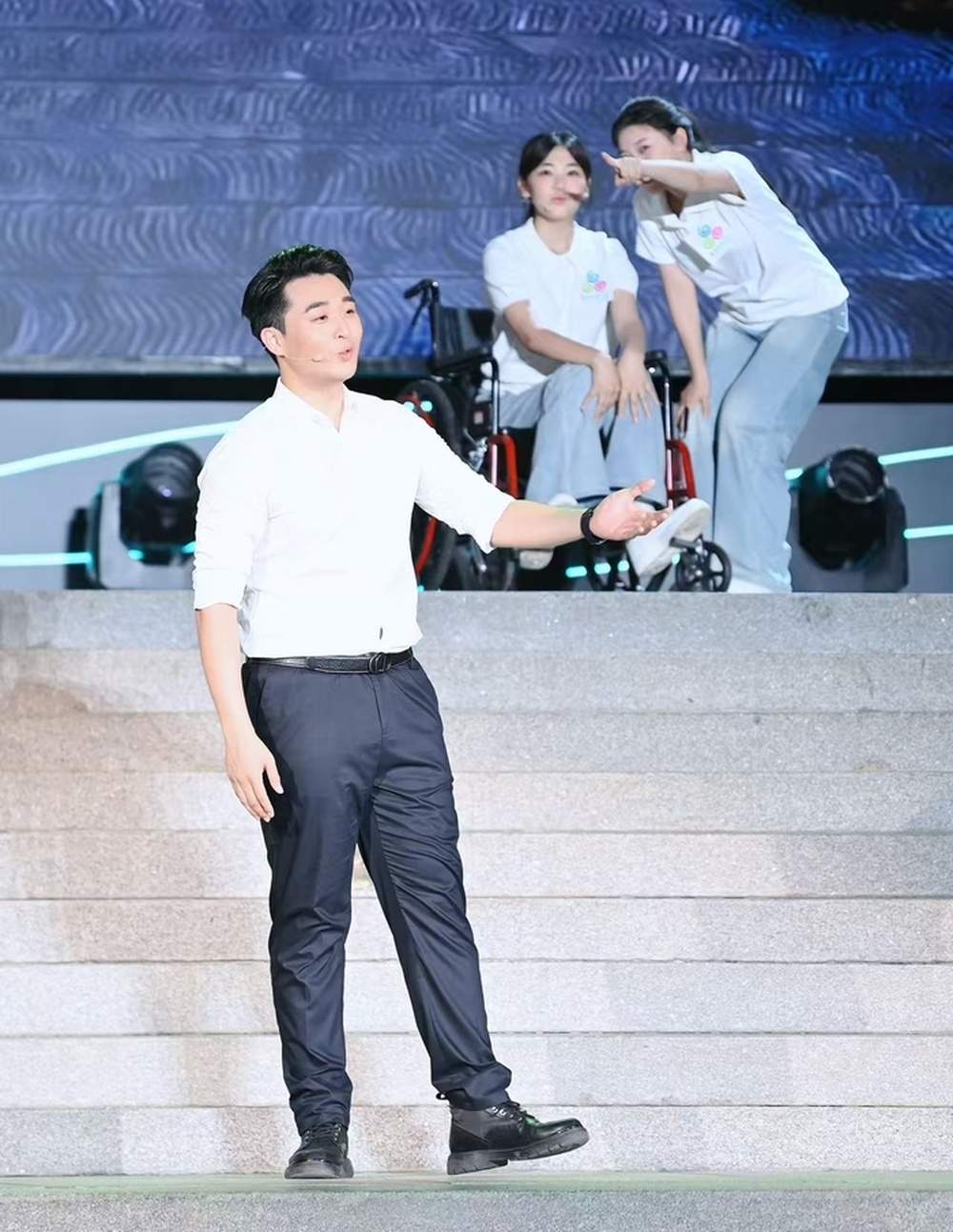 方寸藏泉韵！2026济南国际泉水节启幕，特种邮票讲述泉城温情