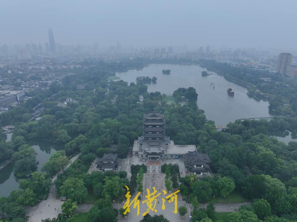 盛夏细雨中，邂逅大明湖水墨氤氲的夏日浪漫