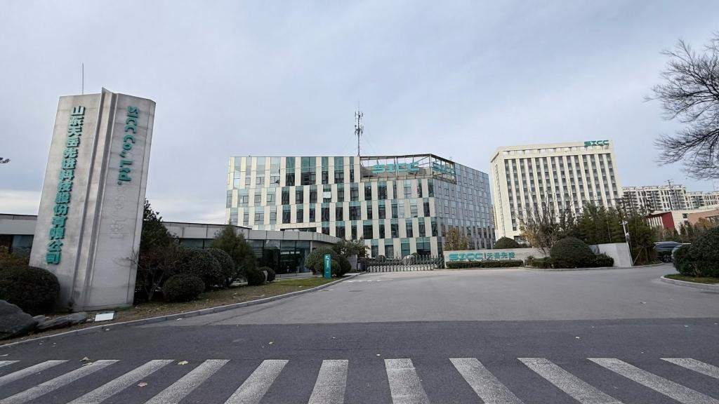 中国碳化硅衬底企业闪耀全球 济南民企用“芯”斩获三项世界第一