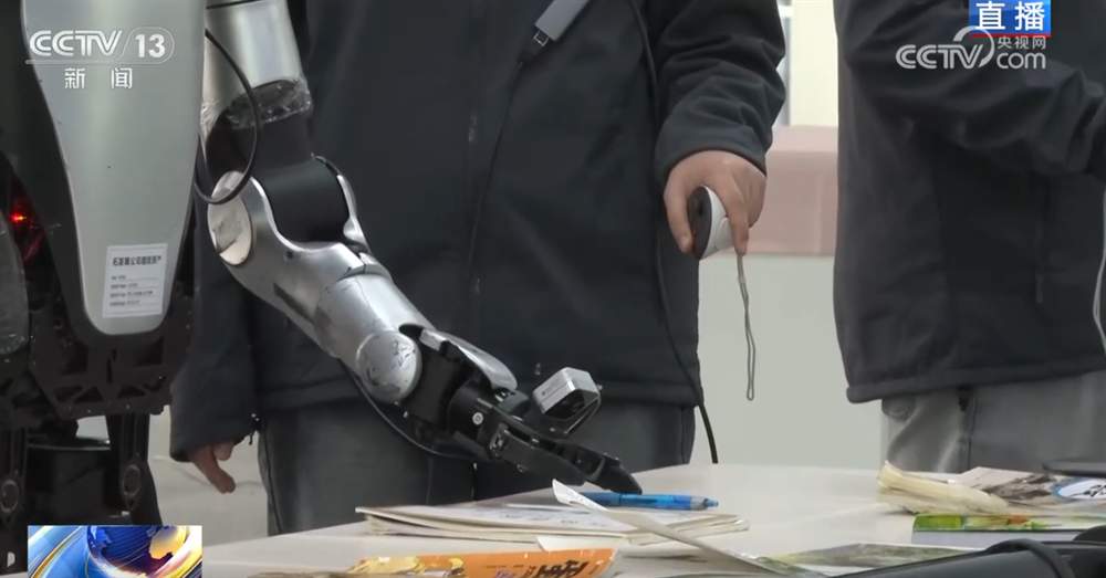 “十五五”开好局起好步｜从“会干活”到“干好活” 机器人上岗未来可期