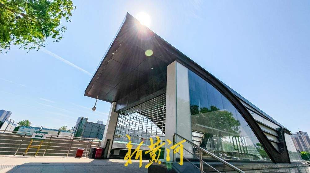 济南地铁6号线中央公园站部分出入口揭开面纱