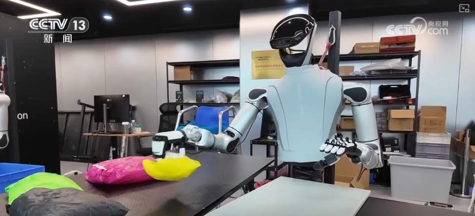 人形机器人应用场景遍地开花 催生消费新业态