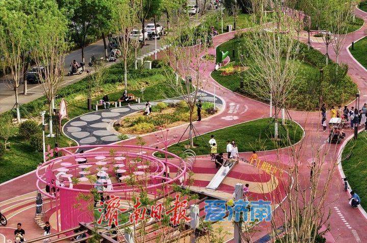 俯下身，发现一座“善育之城”