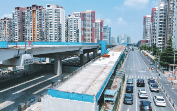 济南凤凰黄河大桥南延工程首条匝道初步成型