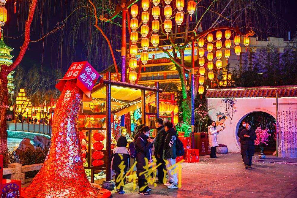 璀璨花灯亮起来，新春的喜庆氛围瞬间拉满