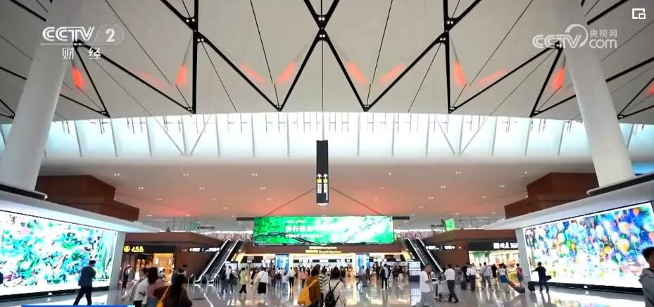 “不夜城”、房车游、草原游……夏日旅游市场“新”意足 吸引力拉满