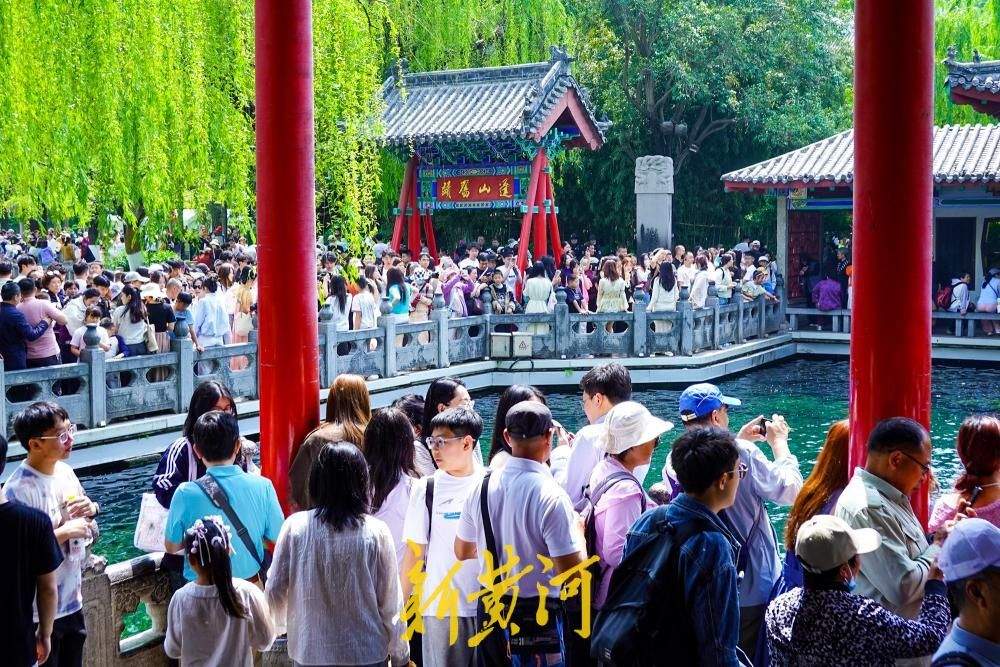 趵突泉公园全面取缔未经允许商拍，泉畔赏泉体验再升级