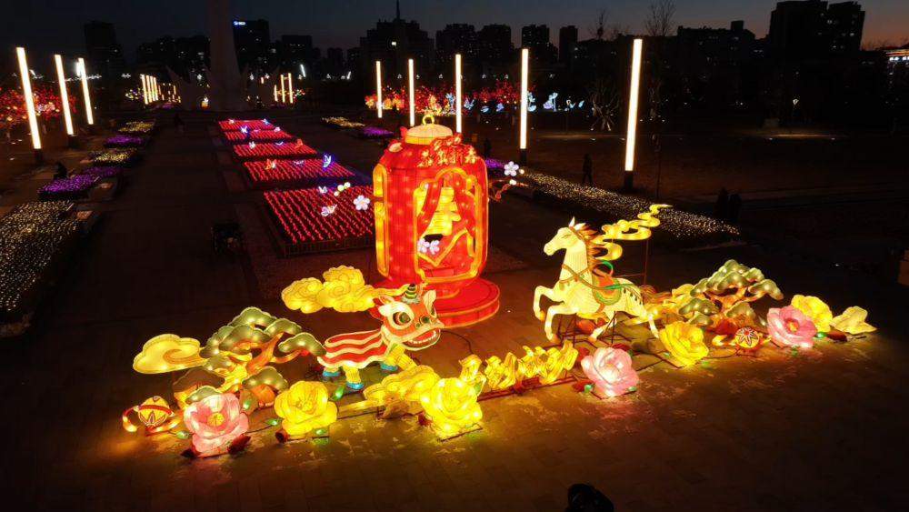 山东：流光溢彩迎马年 各地灯会年味浓