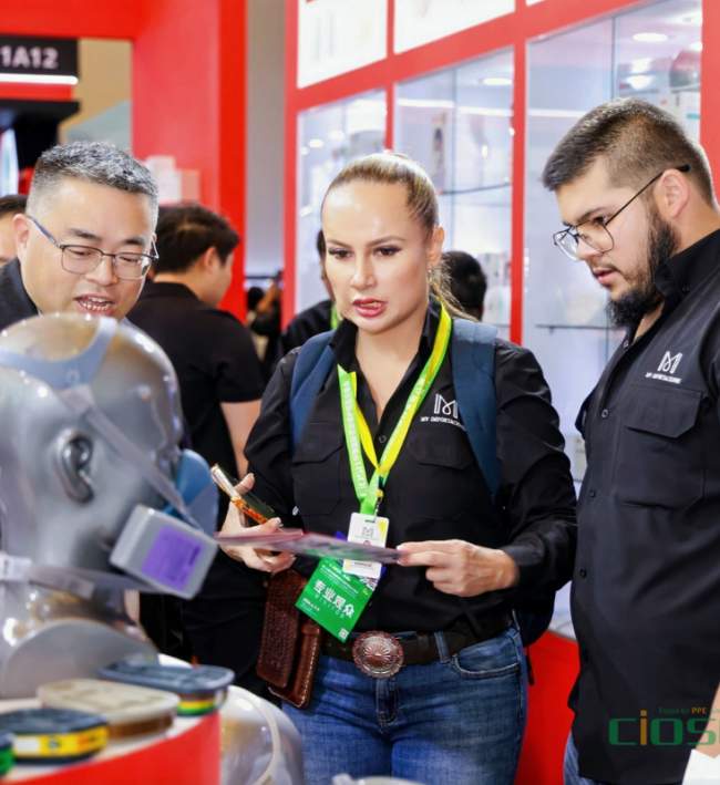 岁月鎏金六十载·匠心护行向未来——第110届劳保会盛大启幕