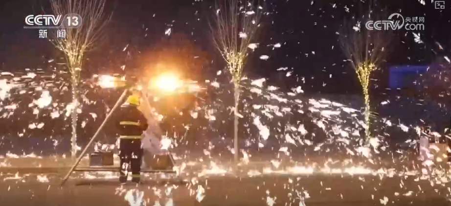 “潮”出消费新活力！“传统+创意”掀起最炫民族风 游客沉浸式享受新春乐趣