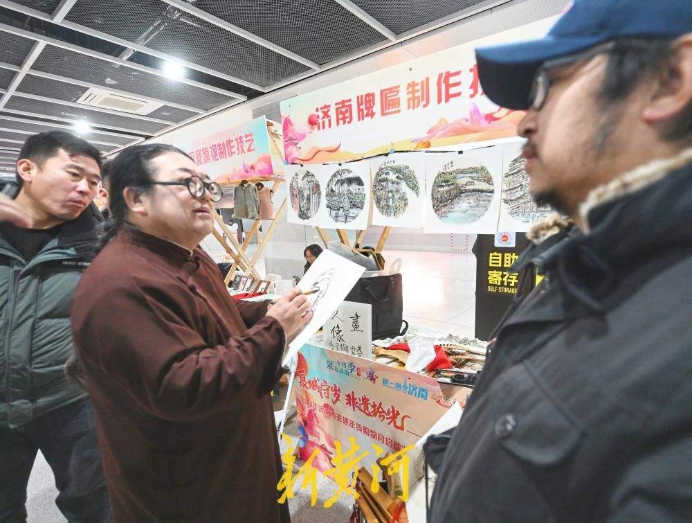 听快书看戏法，返乡路上很热闹