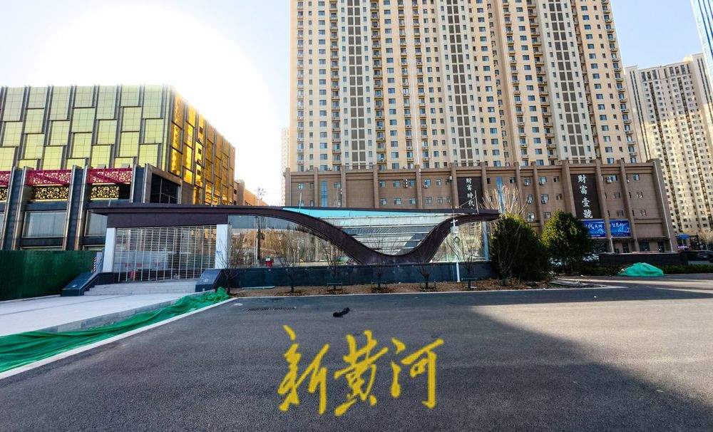 济南经十路施工围挡分批拆除 地铁4号线沿线道路加速“焕新”