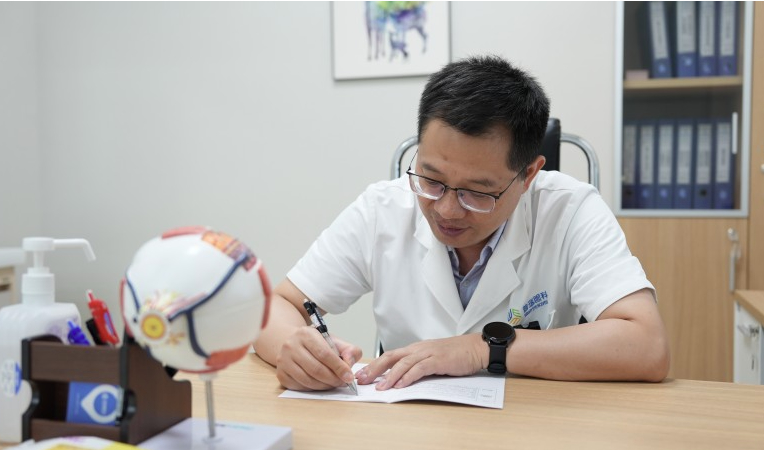 眼底病眼内打针到底安不安全？郑州普瑞眼科专家孙继超为您深度解答！