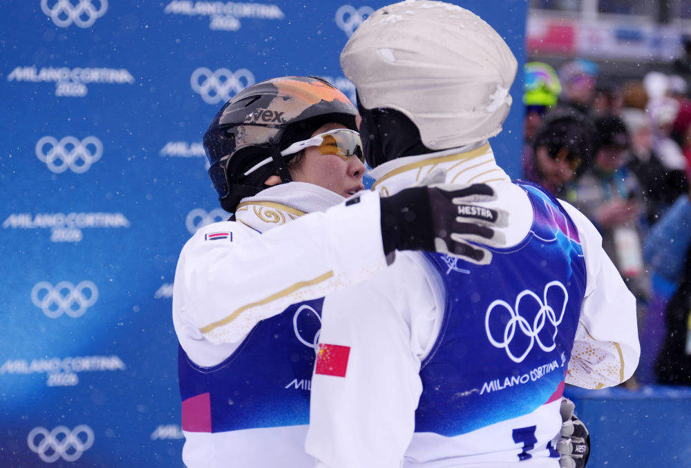 中国队获冬奥会自由式滑雪空中技巧混合团体季军
