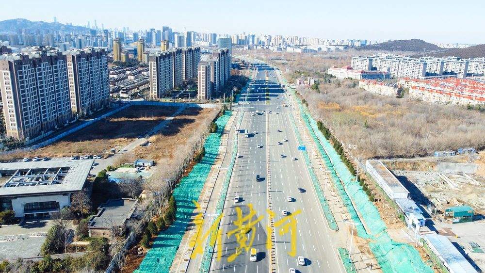 地铁8号线施工路段解除围挡，双向12车道通行重现