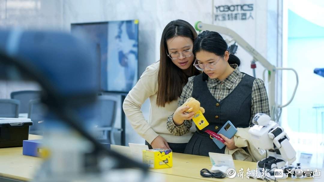 四天吸粉超两千人，北方首家“机器人超市”来济背后