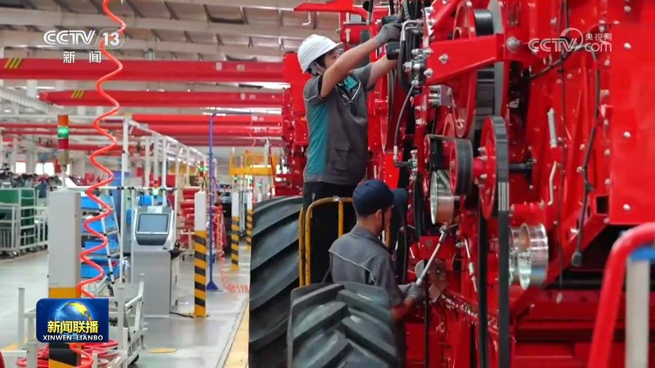 国产农机“新装”上阵