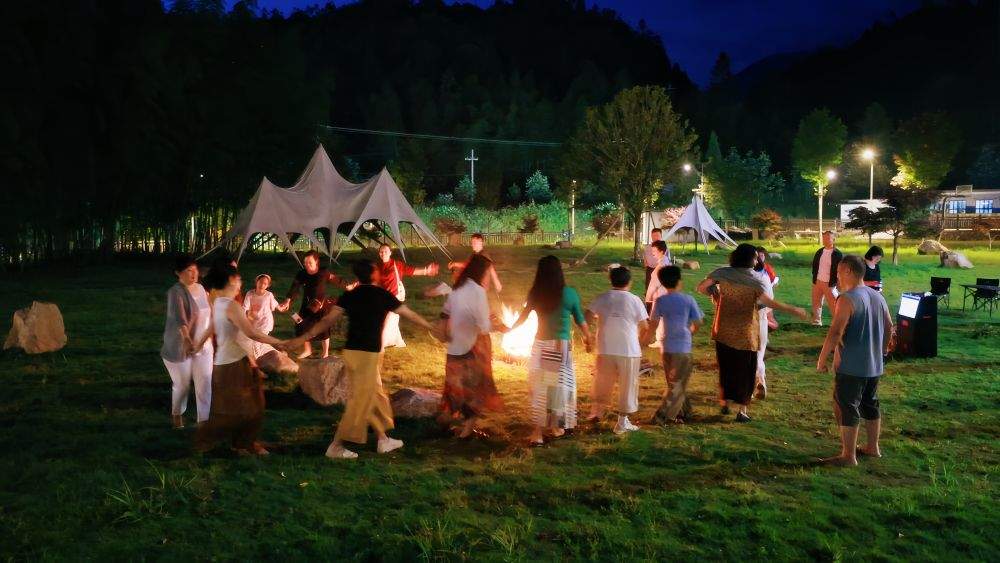 消费场景多点焕新 暑期市场释放“热”动能