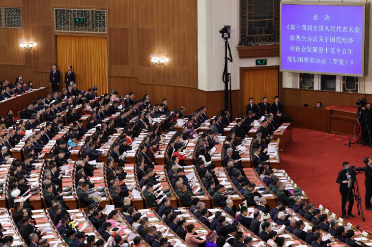 坚持党的全面领导,不断提高党的长期执政能力——习近平党建思想引领新时代全面从严治党系列述评之一