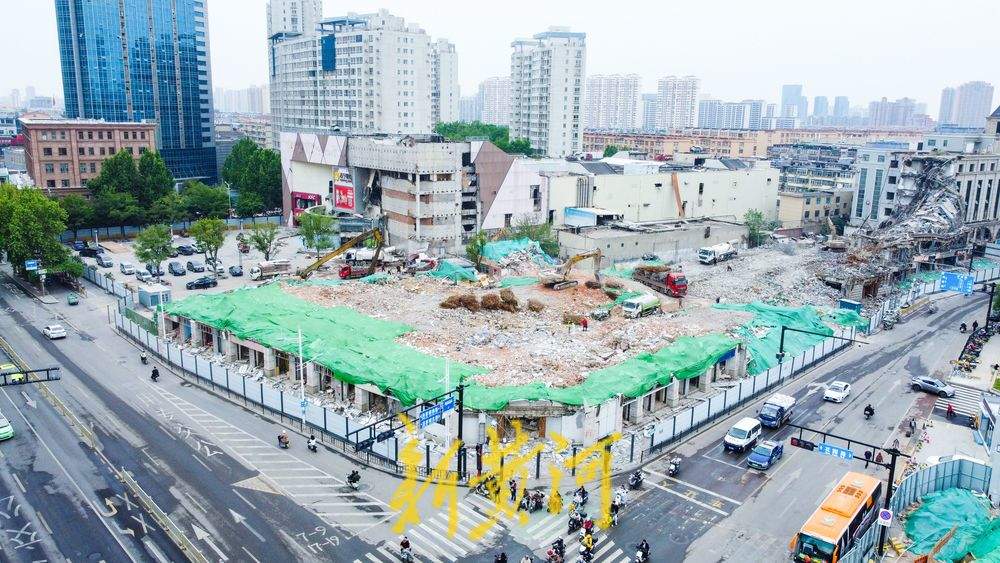 济南洪楼商圈大润发超市拆除启动